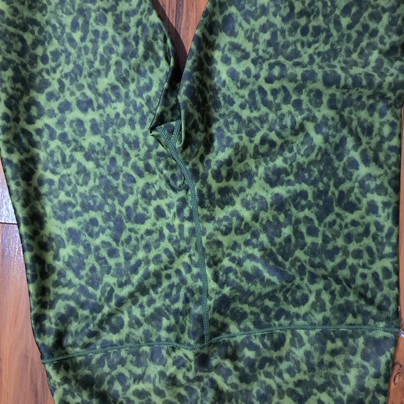 GOOD AMERICAN  SIZE 2 LEGGINGS..NWT BEST EVER. - Picture 5 of 7